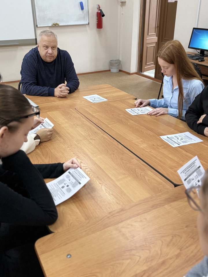 На кафедре прошел круглый стол по противодействию терроризму и экстремизму в соцсетях